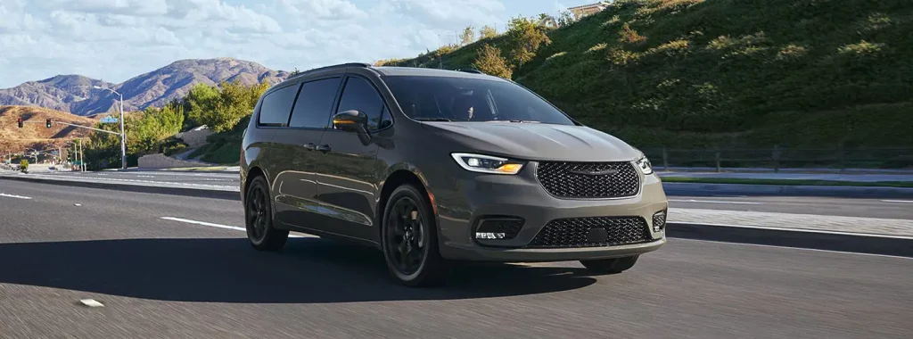 2022 Chrysler Pacifica FRONT