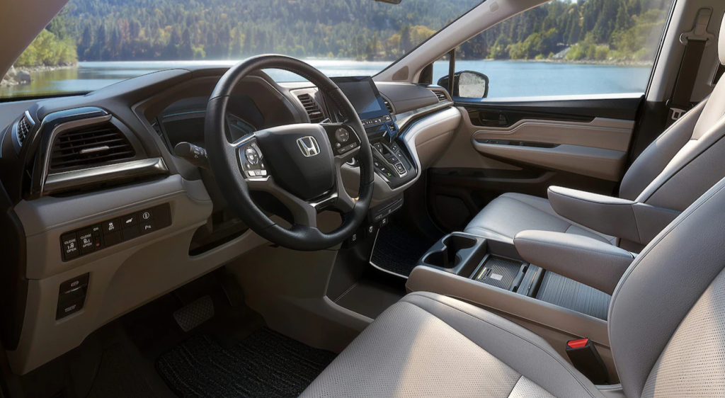 2023 Honda Odyssey interior